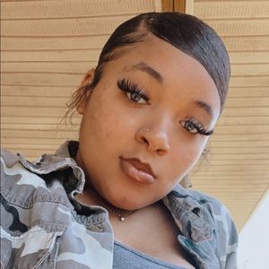 Meet your Posher, Janay